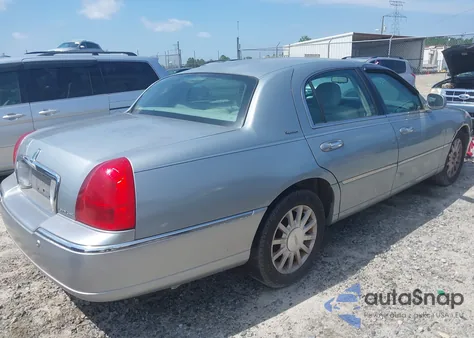2006 Lincoln Town Car Signature from USA, damaged, VIN 1LNHM81V56Y612281